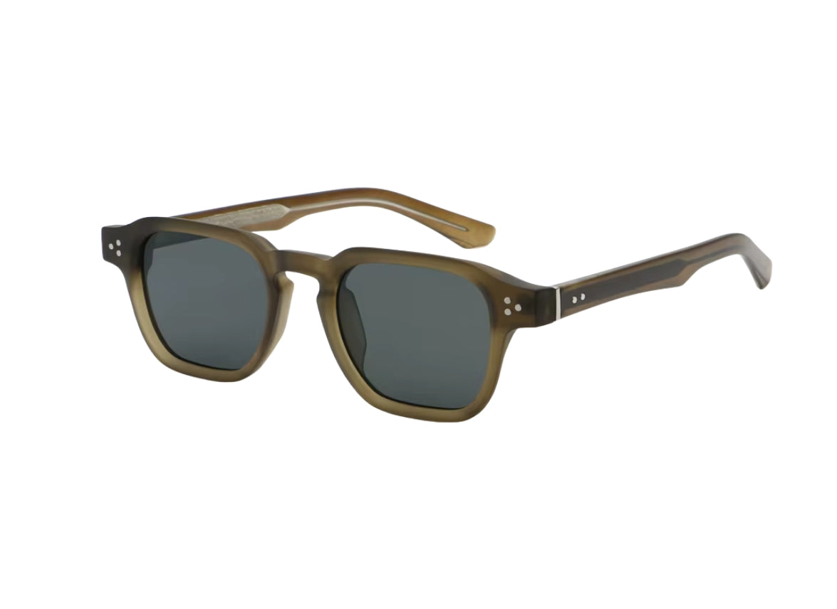 Vamos - Crystal Olive Frame - Dark Grey Lens