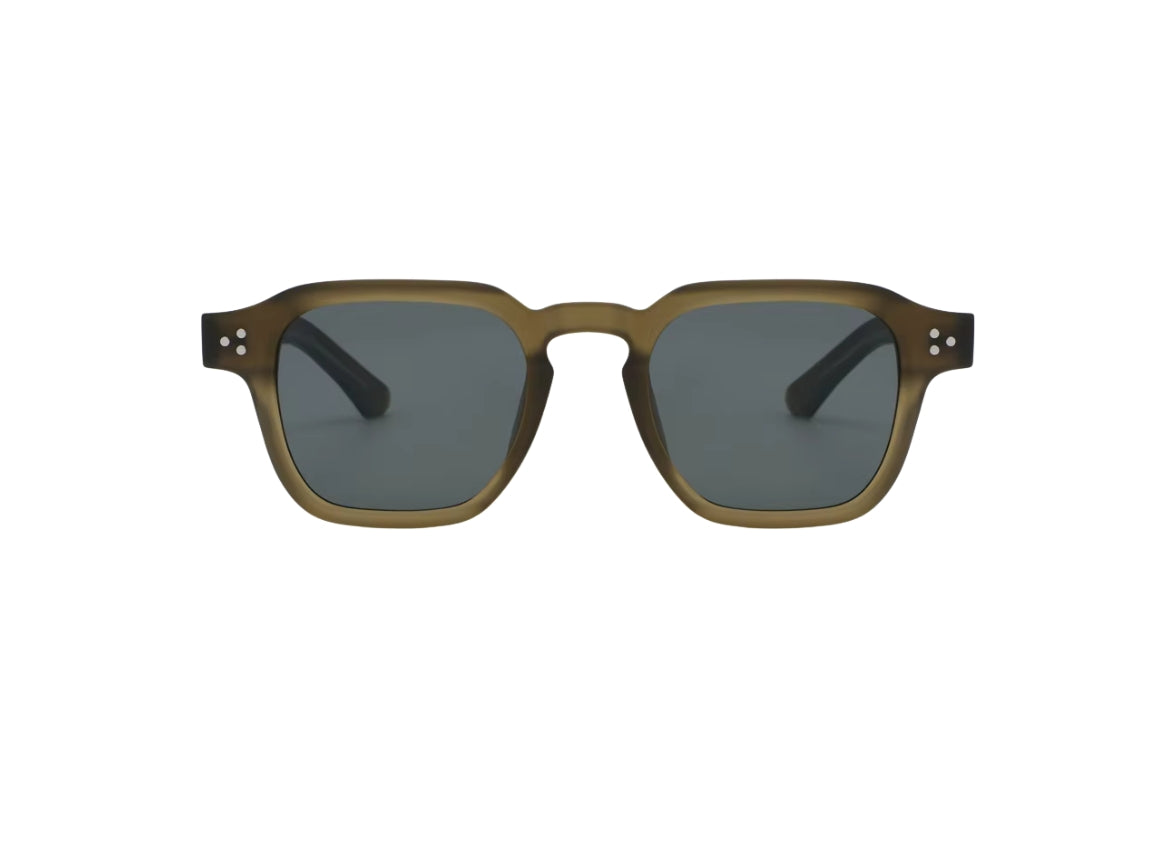 Vamos - Crystal Olive Frame - Dark Grey Lens